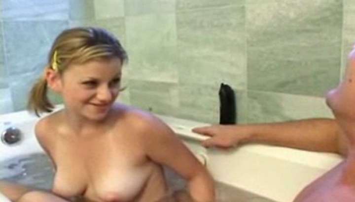 Teen Girl and daddy have fun in the bath - Tnaflix.com