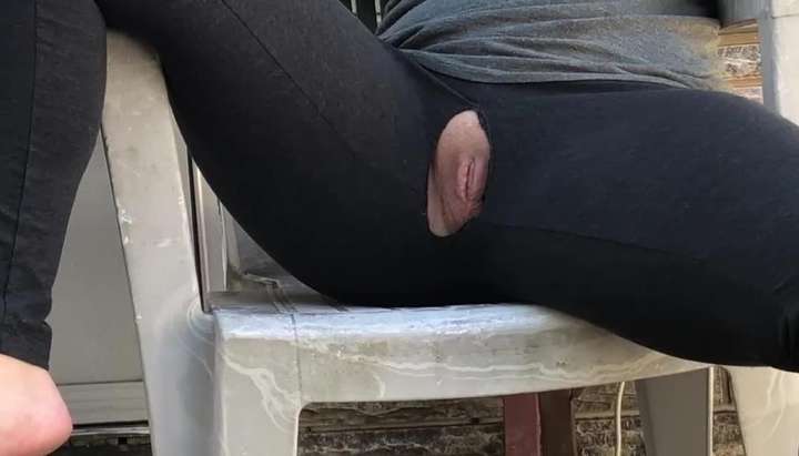 Yoga Pants Ripped - Yoga Pants Ripped and She Didn't Even Notice - Tnaflix.com