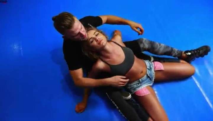 Mixed Wrestling - Tnaflix.com