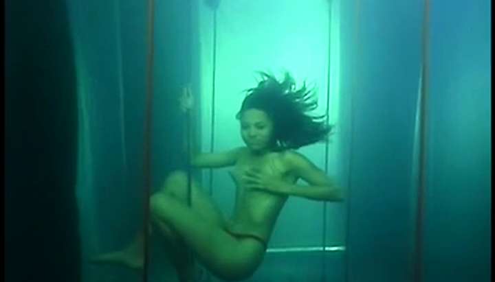 Ebony Underwater - Black Underwater Sex 01 - Tnaflix.com