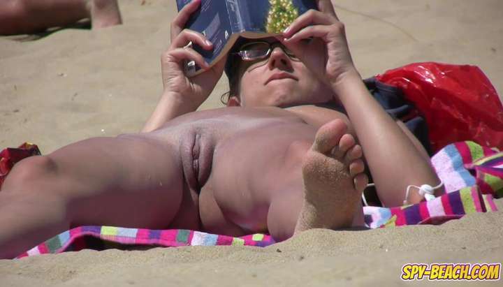 Voyeur Beach Chubby - Big PUSSY Lips Close-Up Voyeur Beach Amateurs MILFS Video (Jessica Ruby) -  Tnaflix.com