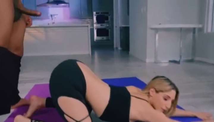 Sex Vidio Yoga Teacher Cheating - Abella Danger Yoga Cheating with BBC - Tnaflix.com