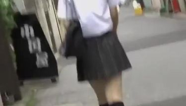 Sharking of a gorgeous Asian girl wearing a short skirt