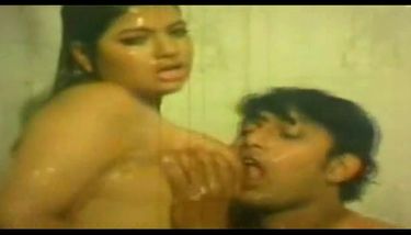 mallu big boob aunty prtenting to have sex TNAFlix Porn Videos