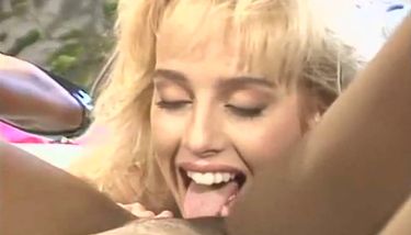 THE CLASSIC PORN - Jeux lesbiens de filles r tro aux gros seins ...