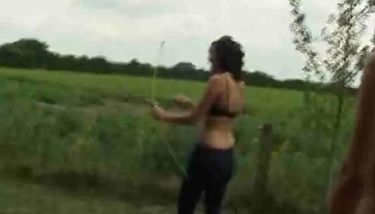 STRIPGAMECENTRAL - Bex, Debz y Charlotte juegan Strip Archery ...