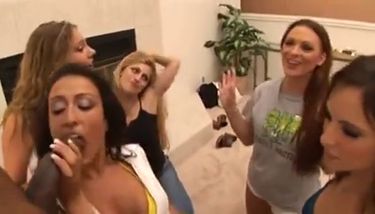 Girls give Group Blowjob for One Guy TNAFlix Porn Videos