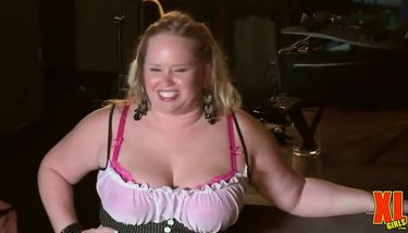 four bbw but just Gia Johnson is fuckinf and cum in mouth TNAFlix ...