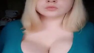 Russian tik toker. Big bouncing tits (tik tok @ sweerme10nn ...