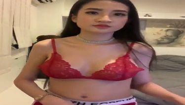 ولد ينيك اخته أمام امه