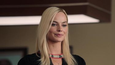 Margot Robbie crotch - 'Bombshell' - flash, audition, legs ...