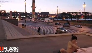 girl masturbates near to busy road TNAFlix Porn Videos
