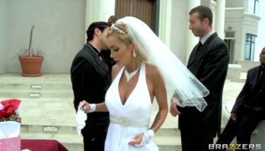 Brides Tits