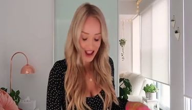 Hot YouTuber shows off lingerie TNAFlix Porn Videos