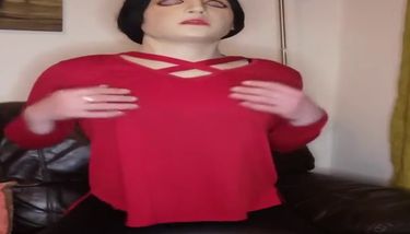 Female masker CD shows off her nice new top and leggings (amongst ...