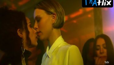 Zoe Kravitz Lesbian Scene in High Fidelity TNAFlix Porn Videos