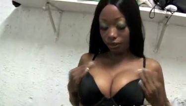 Busty ebony hottie Courtney Fox gets ready for white crew TNAFlix Porn  Videos