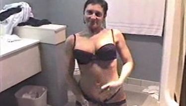 Porno madre hotel Mi Hermosa Madre Me Da Una Mamada Cachonda En El Hotel F70 Tnaflix Porn Videos