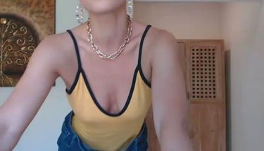 Sexy Perky Titties - Hanging out with a sexy camgirl with perky tits TNAFlix Porn Videos