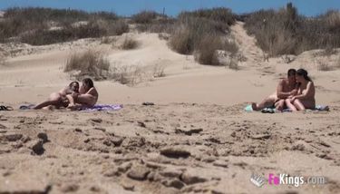 375px x 214px - ainara follando en la playa. TNAFlix Porn Videos