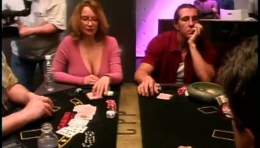 Poker Spielt Mit Dem Gesicht Der Schönen Frau Zeigt Ihre Muschi Hautnah