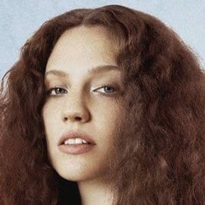 Jess Glynne