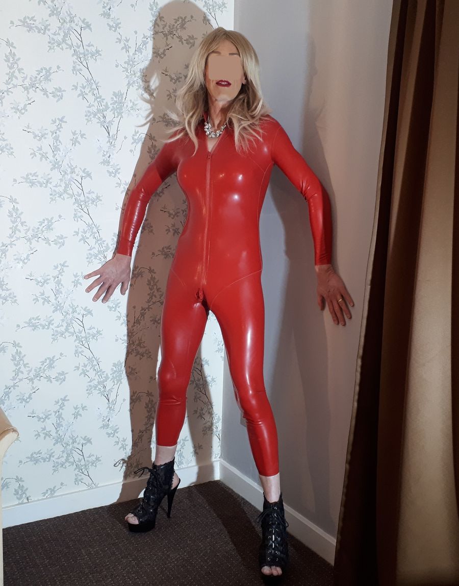 23 Rachelsexymaid Models Red Latex Catsuit Photo Gallery Porn Pics